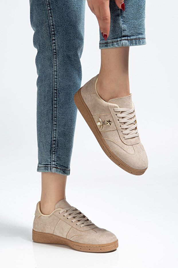 Women's Beige Suede Butterfly Star Buckled Casual Sneakers