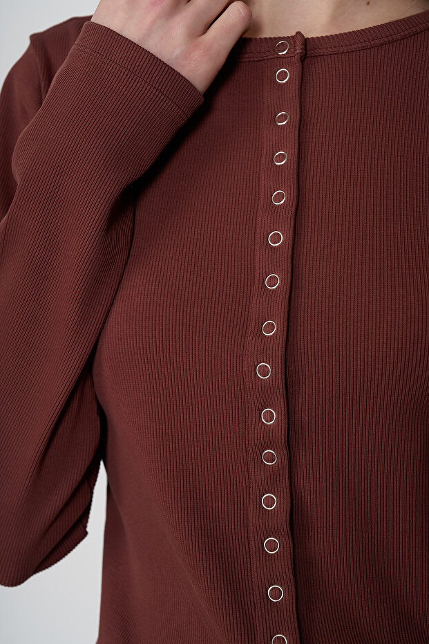 Çıt Çıt Detaylı Bluz - 3