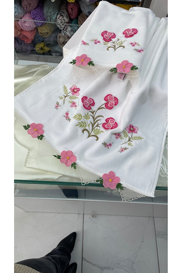 Handcrafted Faux Silk Thread 3D Velvet Needlepoint Anal Girl Towel Set