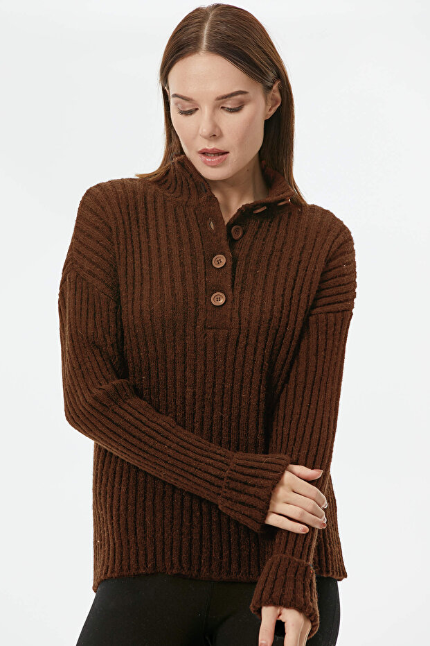 Half Turtleneck Buttoned Sweater - Brown - 2