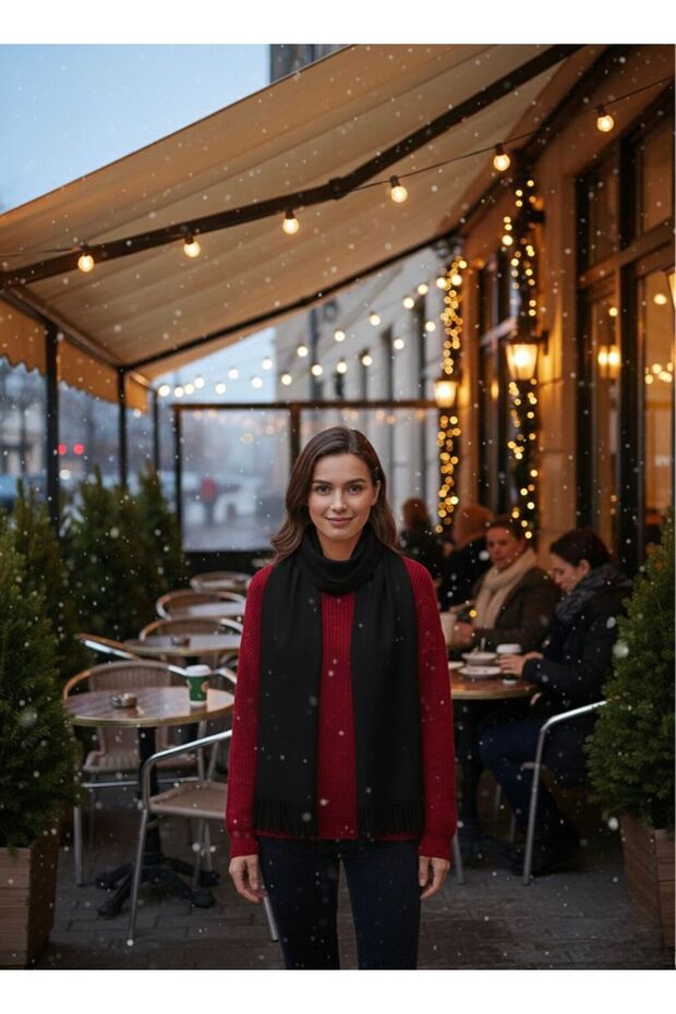 الملابس المحبوكة والوشاح - 1