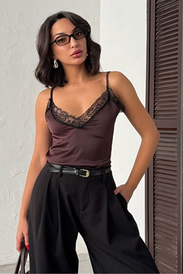 DANTEL DETAYLI SATEN ATLET - 1