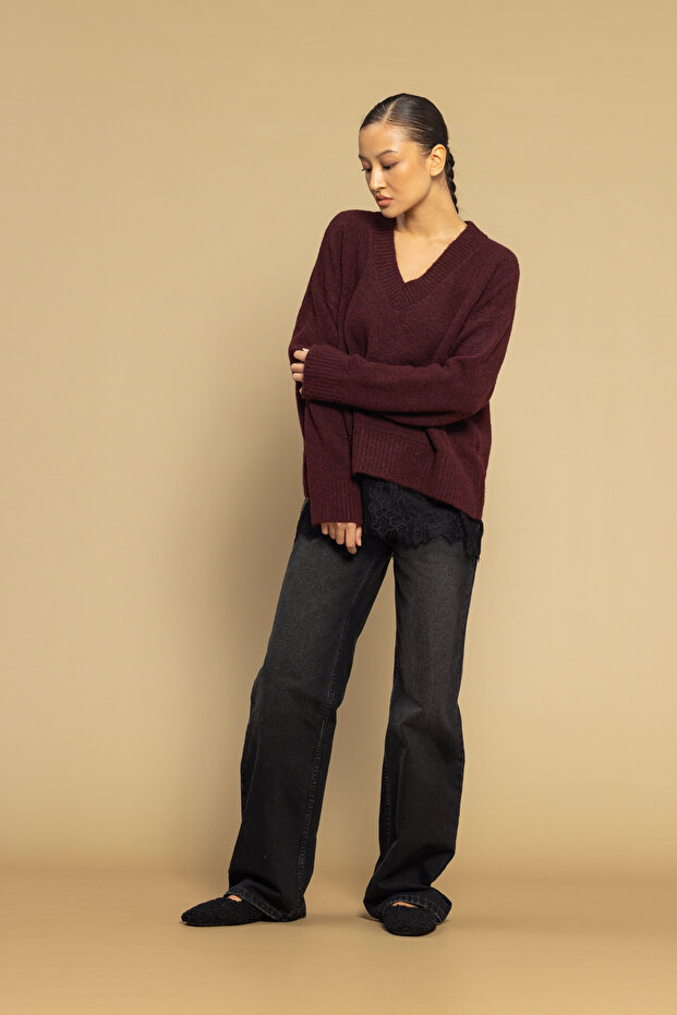 Tricot Sweater with Lace Detail