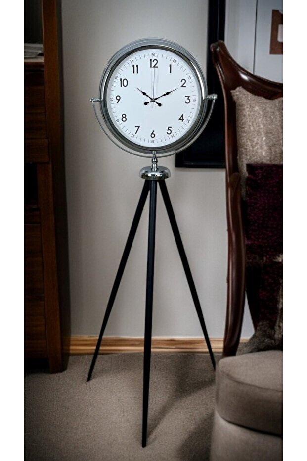 ساعة كروم ستاندرد ذات حامل ثلاثي القوائم - 3