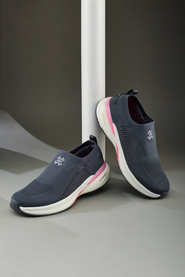 Women's Slip On Shoes - Lightweight, Timeless for Everyday Walk