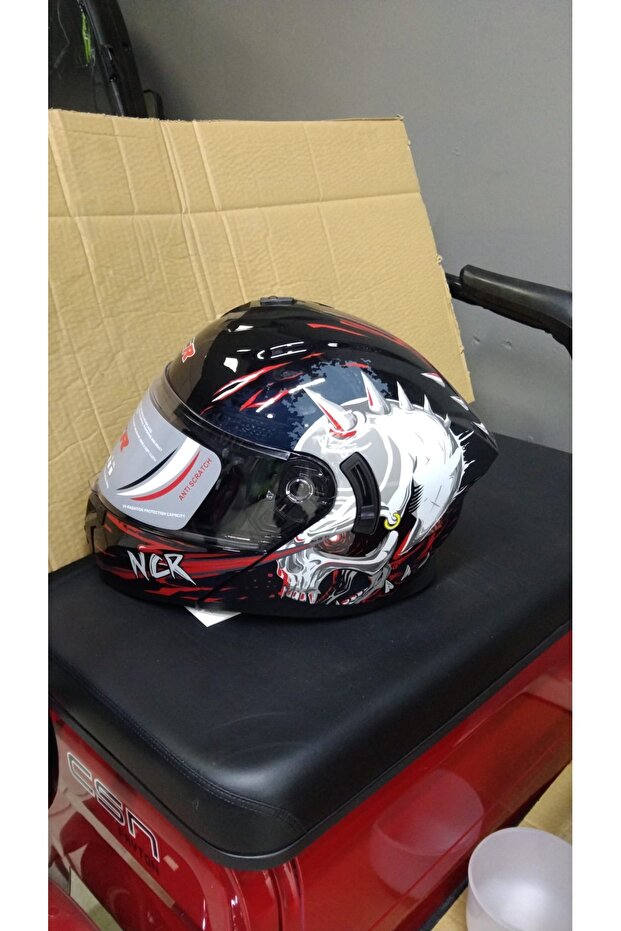 Çene Açılır Visörlü Kask - 1