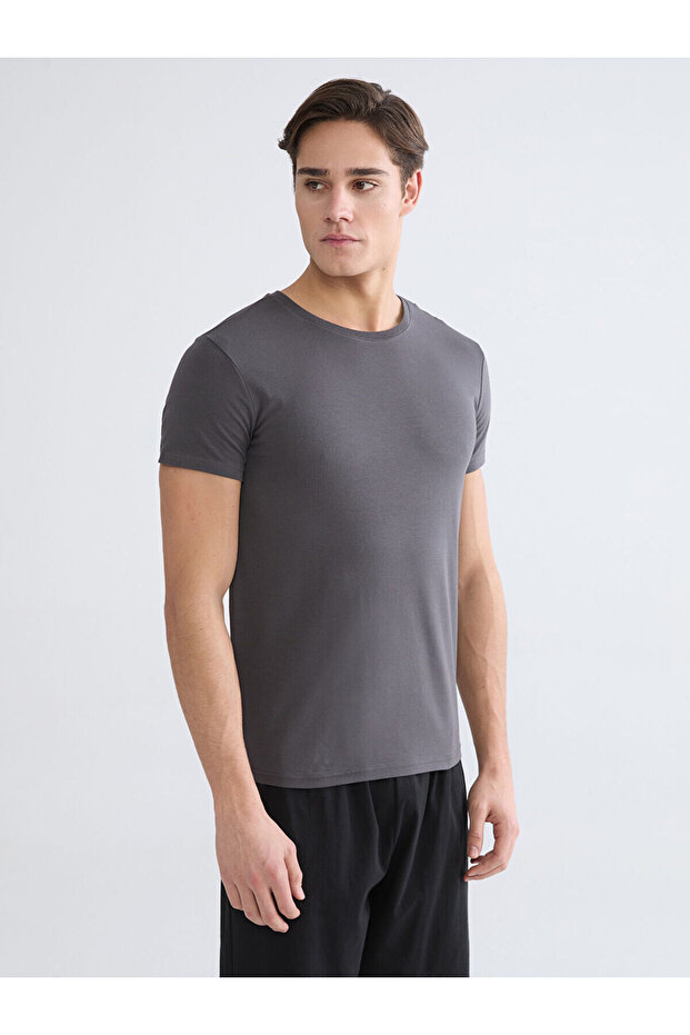 تي شيرت Peak New Season Slim Fit Thin Basic ذو تصميم نحيف