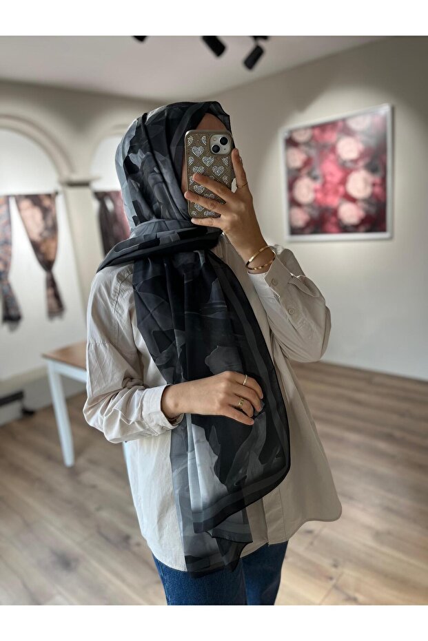 شال أسود منقوش ناعم - 4