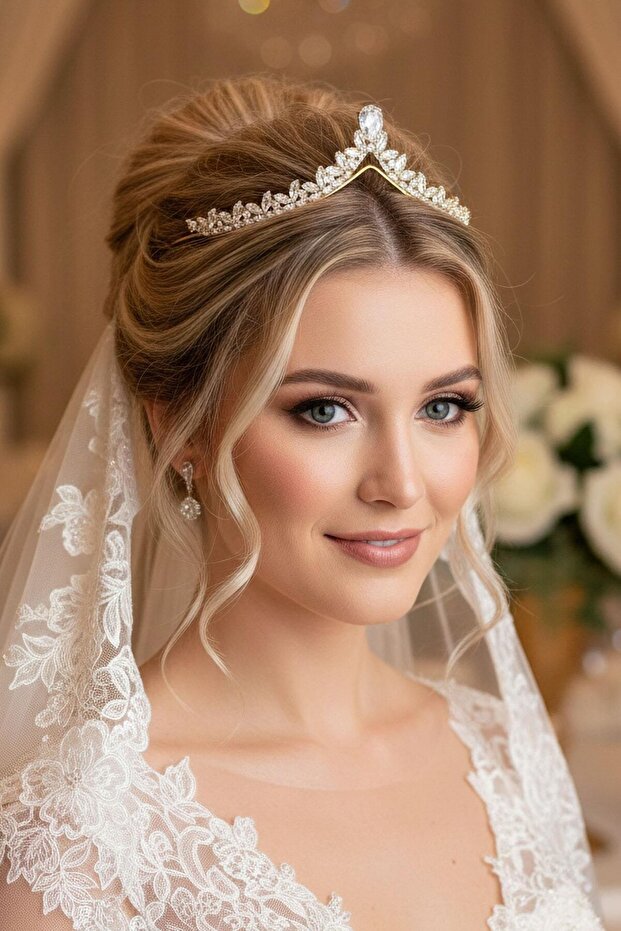 Zircon Stone Bride/Henna/Engagement/Promise Design Crown
