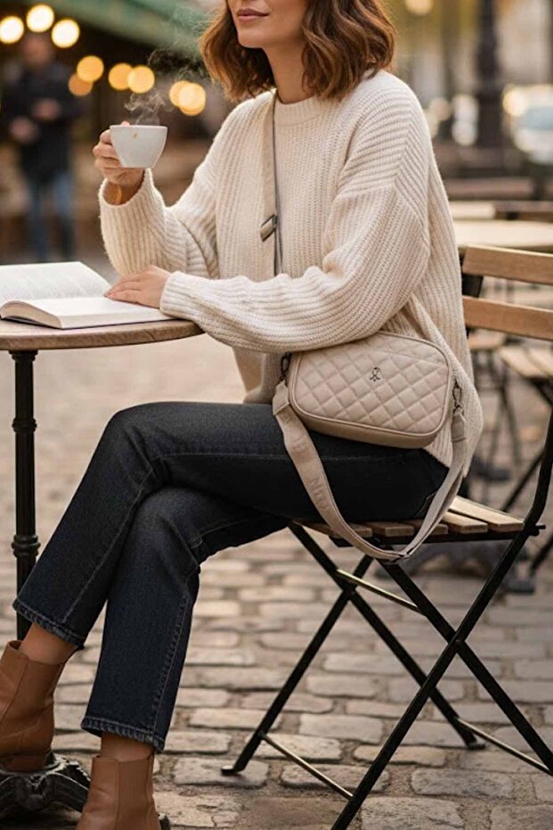 Women's Quilted Crossbody Bag - Shoulder Bag with Strap
