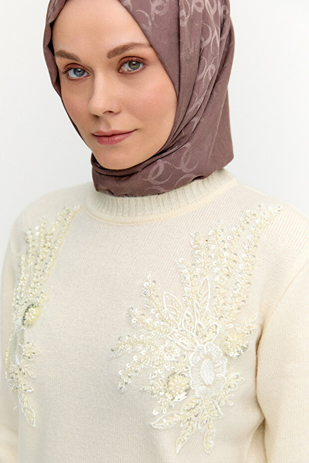 Payet İşlemeli Çiçek Nakışlı Triko Tunik - 4