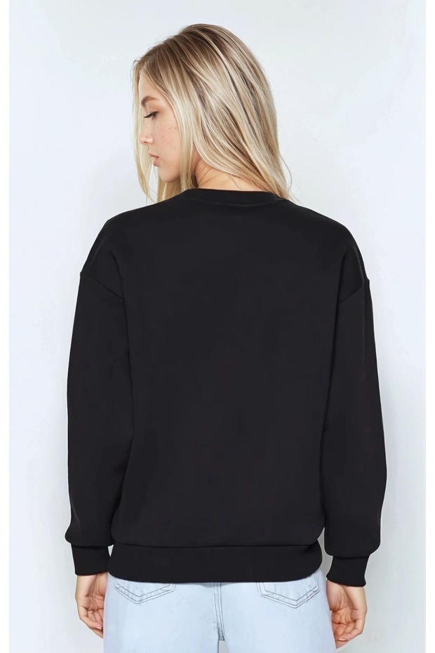 سويت شيرت أسود أساسي كبير الحجم - 2