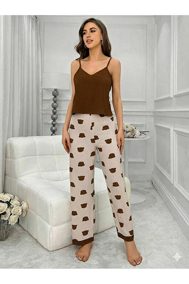 طقم بيجامة نسائية بحمالات رفيعة ونقشات - 4