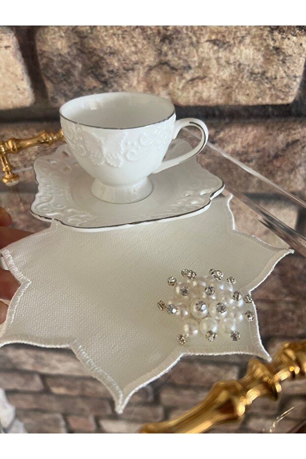 6 Pieces of Ecru Embroidered Silver Pearl Brooch Star Model Cocktail & Coffee Side Presentation Napkins
