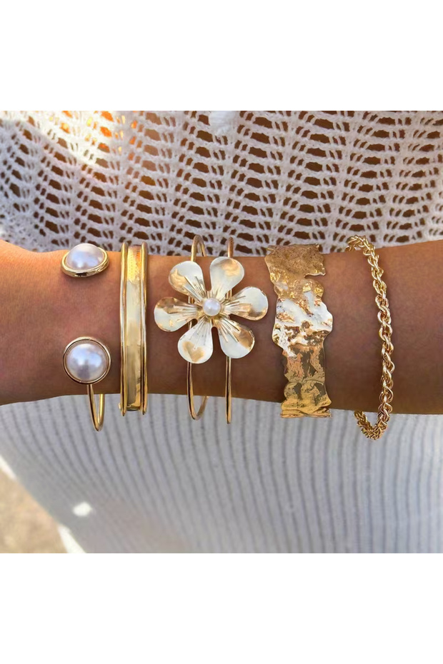 Midas Model Wide Gold Cuff Bracelet with Hammered Effect and Wrinkled Texture