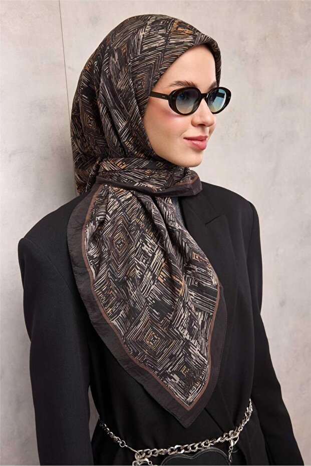 Viscose Velora Scarf in Dark Tone with Labyrinth Pattern and Tok Duruşlu 90X90