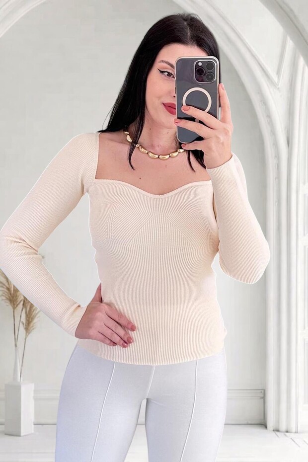 Women's Cream Sweetheart Neck Knitwear Blouse