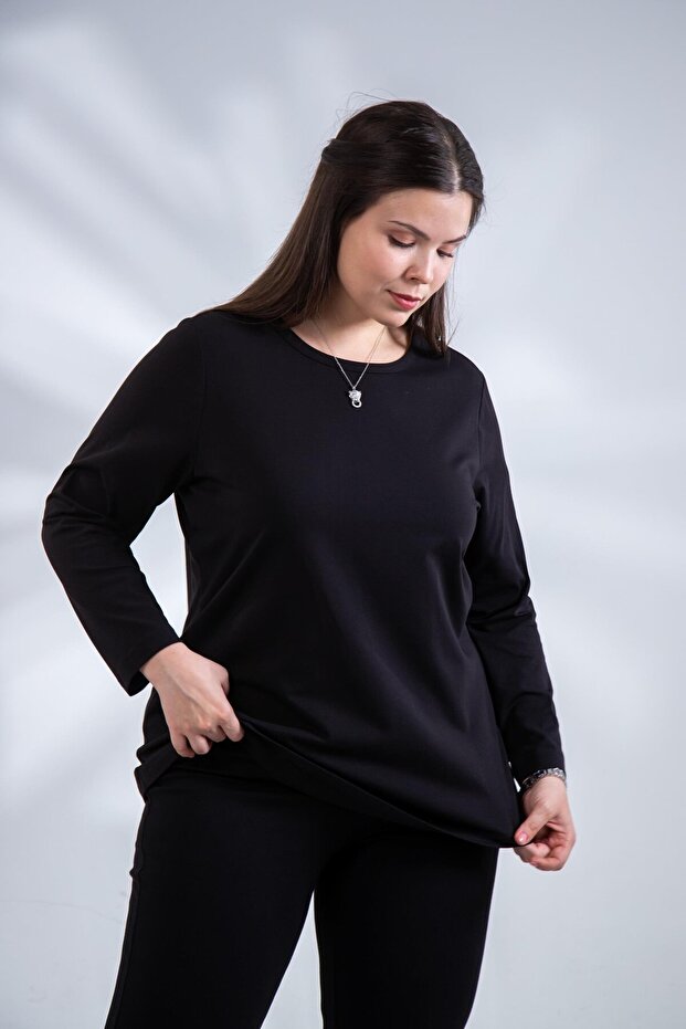 Plus Size Crew Neck Basic Blouse - 3