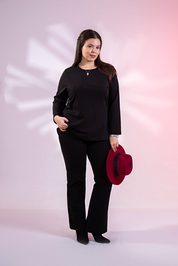 Plus Size Crew Neck Basic Blouse - 4