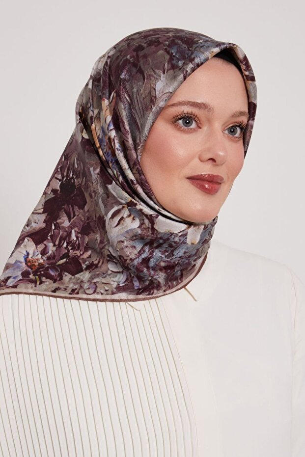Batik Floral Pattern Sparkling Crystal Scarf