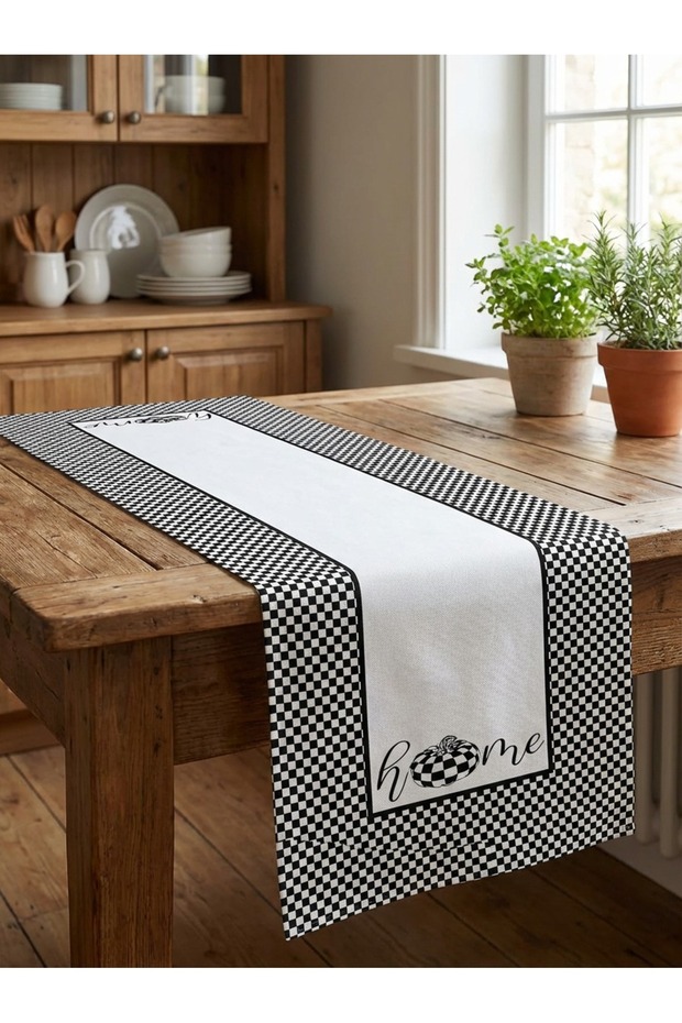 طقم مفرش طاولة منقوش للمنزل و4 قطع مفارش مربعة - 4