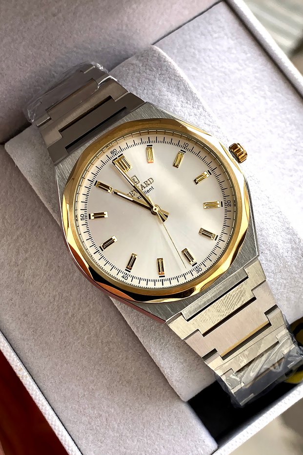Original 2 Year Warranty Men's Wristwatch Steel Band Boxed