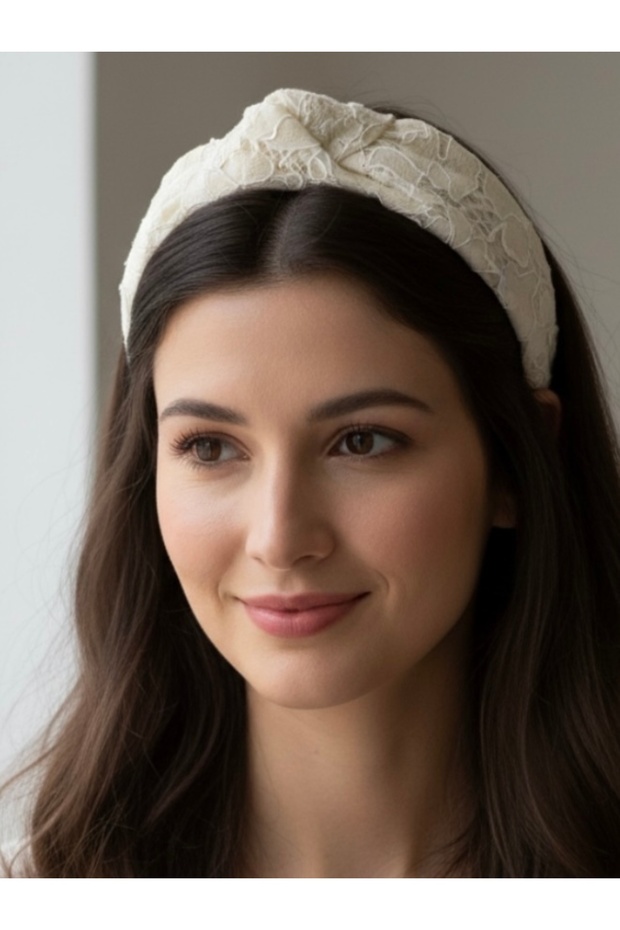 Ekru Dantel Tasarım Taç - 1