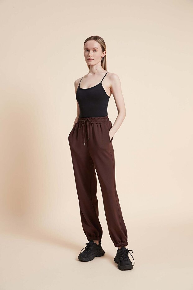 بنطال رياضي سادة مع خصر برباط - 2