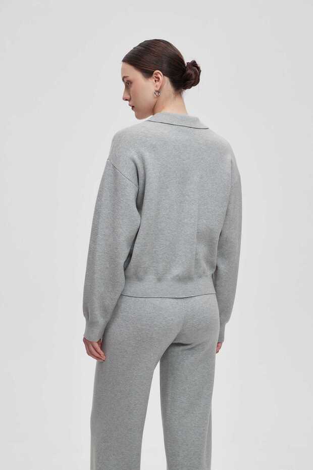 Solid Long Blouse with Front Pockets - 4