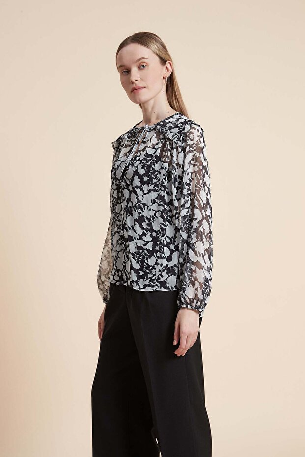 بلوزة طويلة سادة منقوشة بخصر - 4