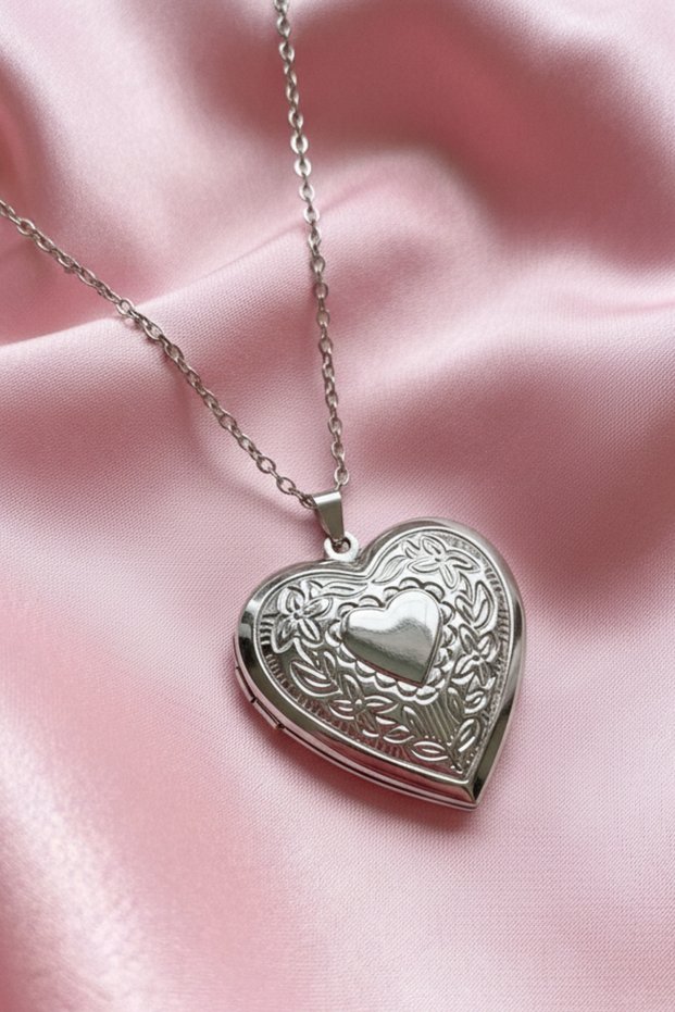 Heart-Shaped Openable Memory Necklace Couple Necklace Photo Can Be Inserted Steel