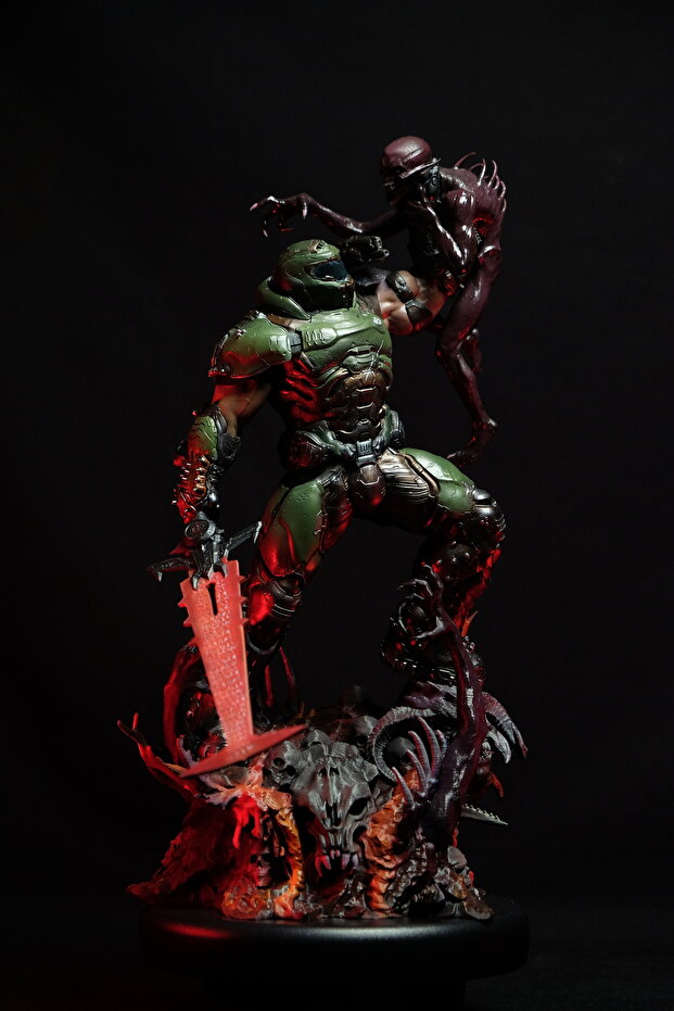 Doom Slayer 1:9 Figür - 1