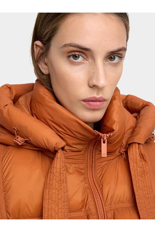 Çıkarılabilir Kapüşonlu Kapitone Ceket - 5