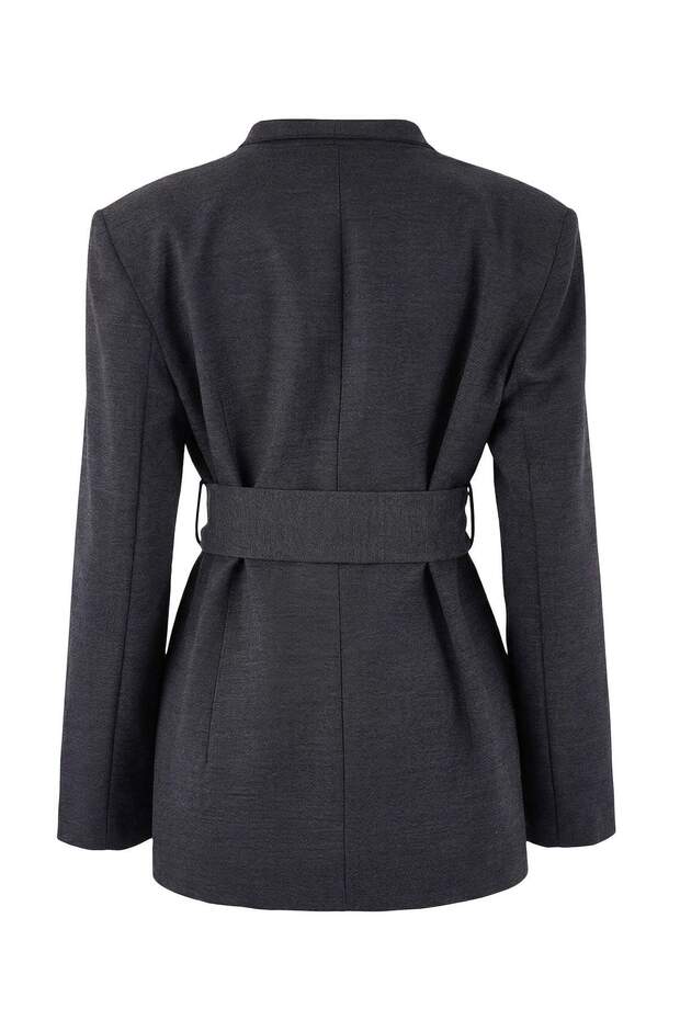 Trendyolmilla Wardrobe Essentials – Antrasit Kuşaklı Kruvaze Blazer Kumaş Ceket TWOSS26BC00004 - 6