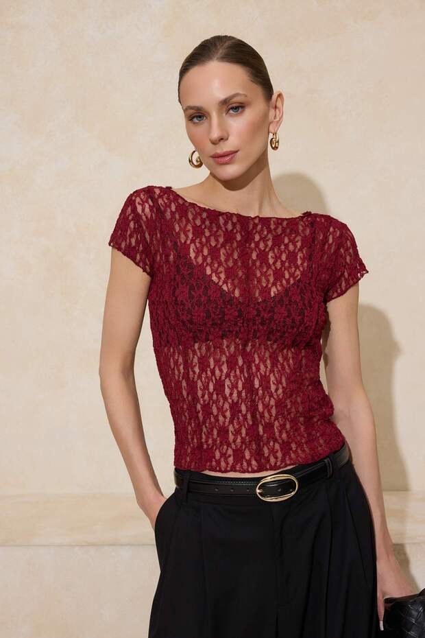 Bordo Fitted/Vücuda Oturan Kayık Yaka Kısa Kollu Dantel Örme Bluz TWOSS26BZ00185 - 2