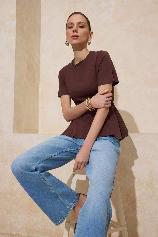 Kahverengi Düz Peplum Bisiklet Yaka Standart Kol Kısa %100 Pamuk Örme Bluz TWOSS26BZ00028 - 3