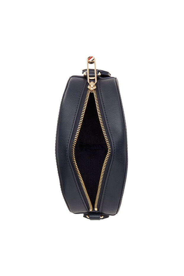 TH FRESH CAMERA BAG CORP - 5