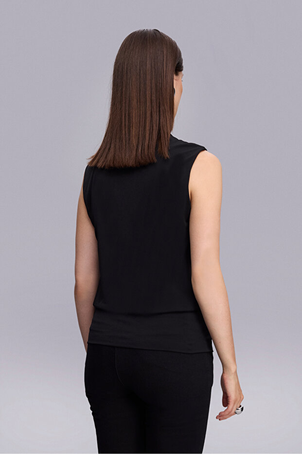 Degaje Yaka Örme Siyah Bluz - 4