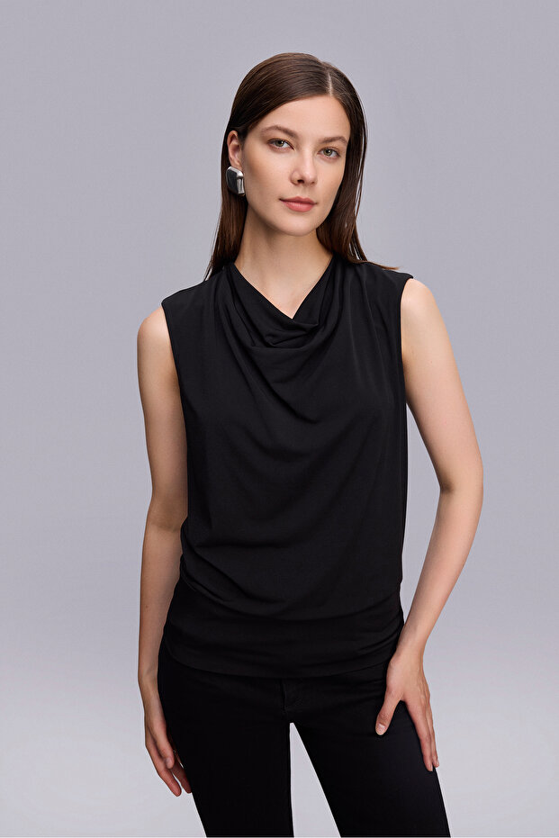 Degaje Yaka Örme Siyah Bluz - 2