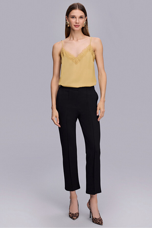 Önü Dikişli Siyah Örme Pantolon - 1