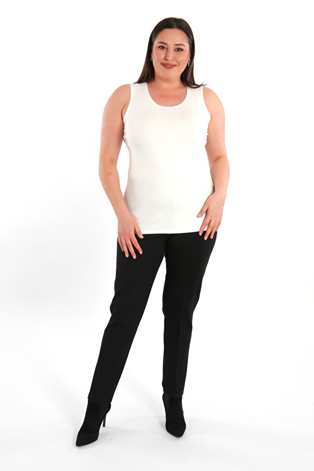 بلوزة أساسية (تي شيرت) بحمالات عريضة مقاس كبير بلون إكرو - 6