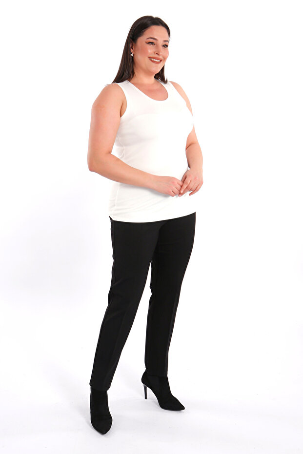 بلوزة أساسية (تي شيرت) بحمالات عريضة مقاس كبير بلون إكرو - 4