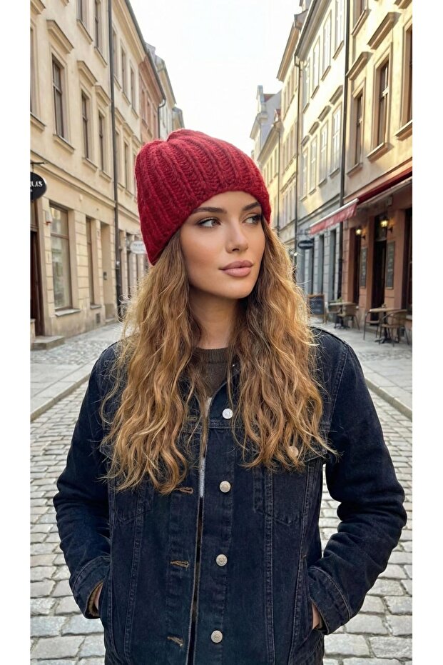 قبعة نسائية من SoftKnit