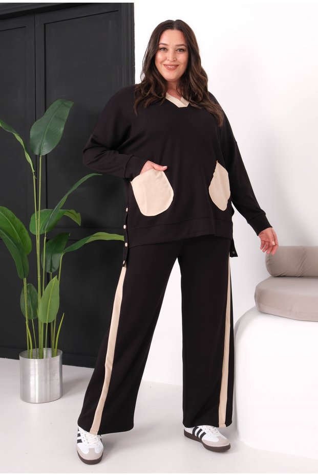 Women's Plus Size Black, V-Neck Pocket Detail Top, Stripe and Side Detail Pants Tracksuit Set 65N39332
