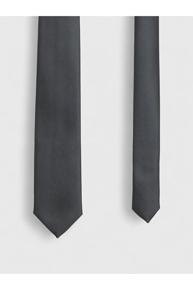 ربطة عنق سوداء - 1