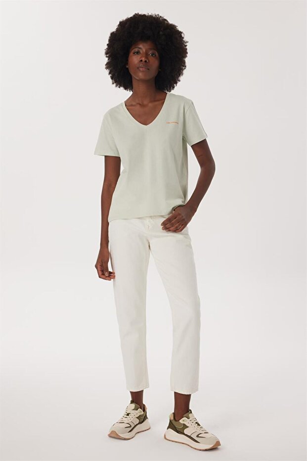 Lola Women's 100% Cotton V-Neck T-Shirt Mint