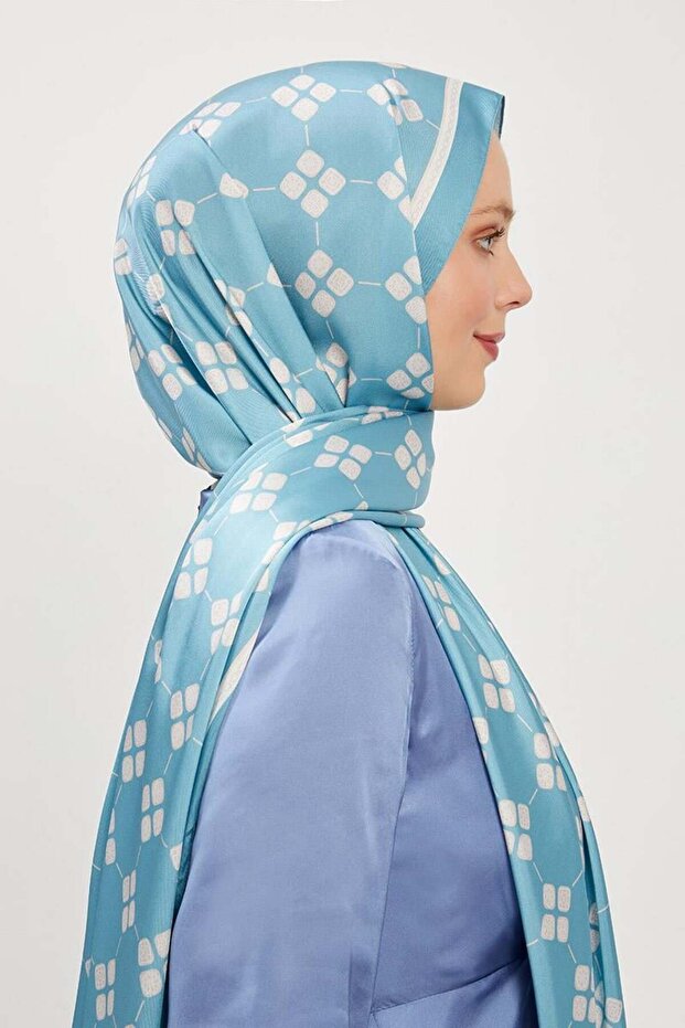 شال ملائكي بنمط هندسي أزرق - 3