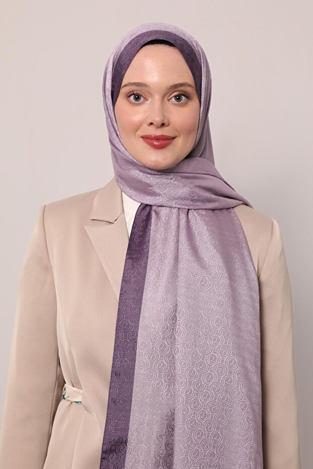 شال مونوغرام بنمط حلقة أرجوانية - 3