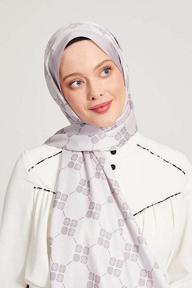 Geometric Patterned Gray Angel Shawl - 1