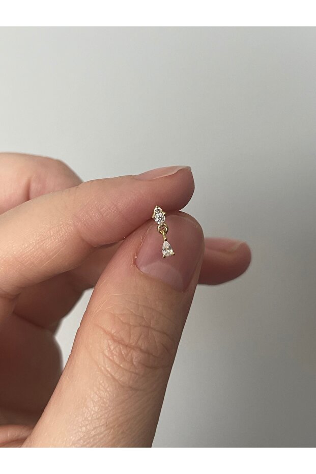 Gümüş sallantılı piercing